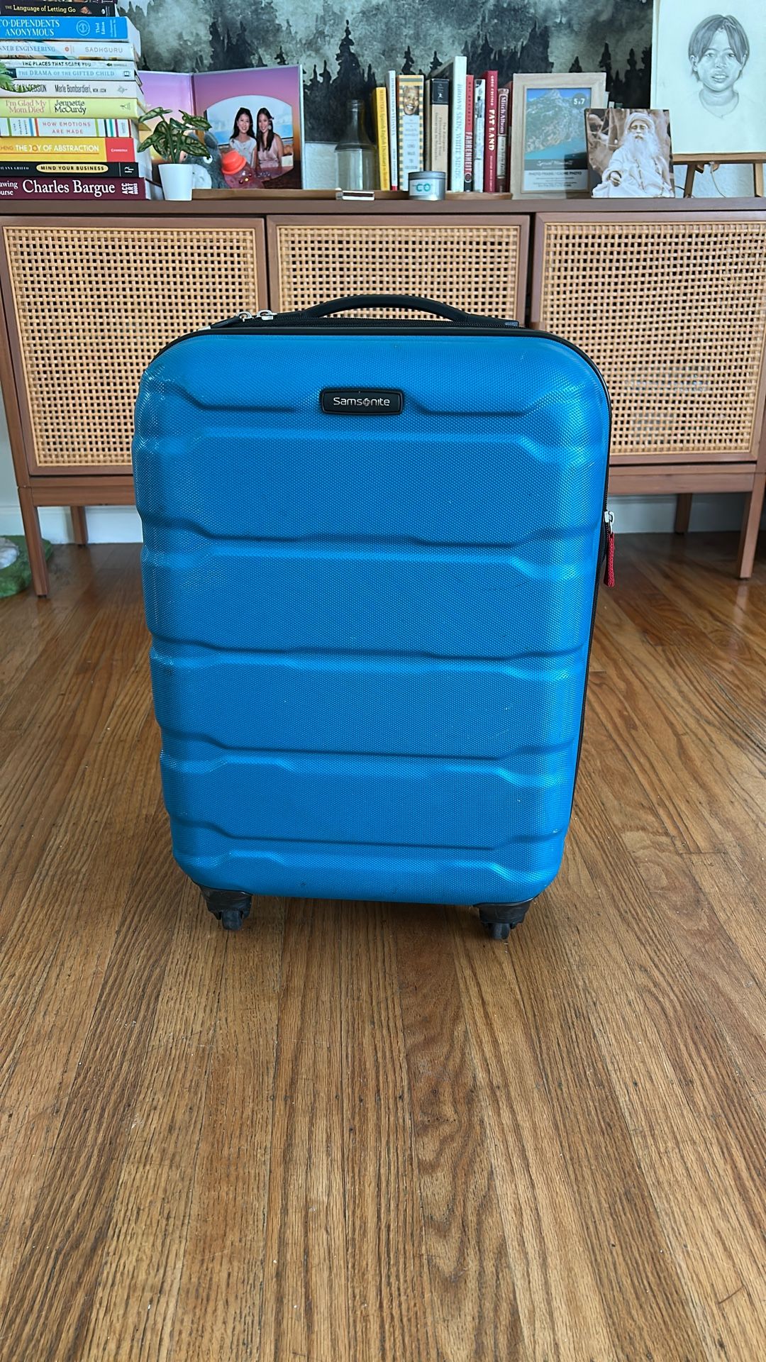 Samsonite Omni PC Hardside Carry-On (20”) – Caribbean Blue