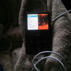 120 Gb Black Ipod Working 