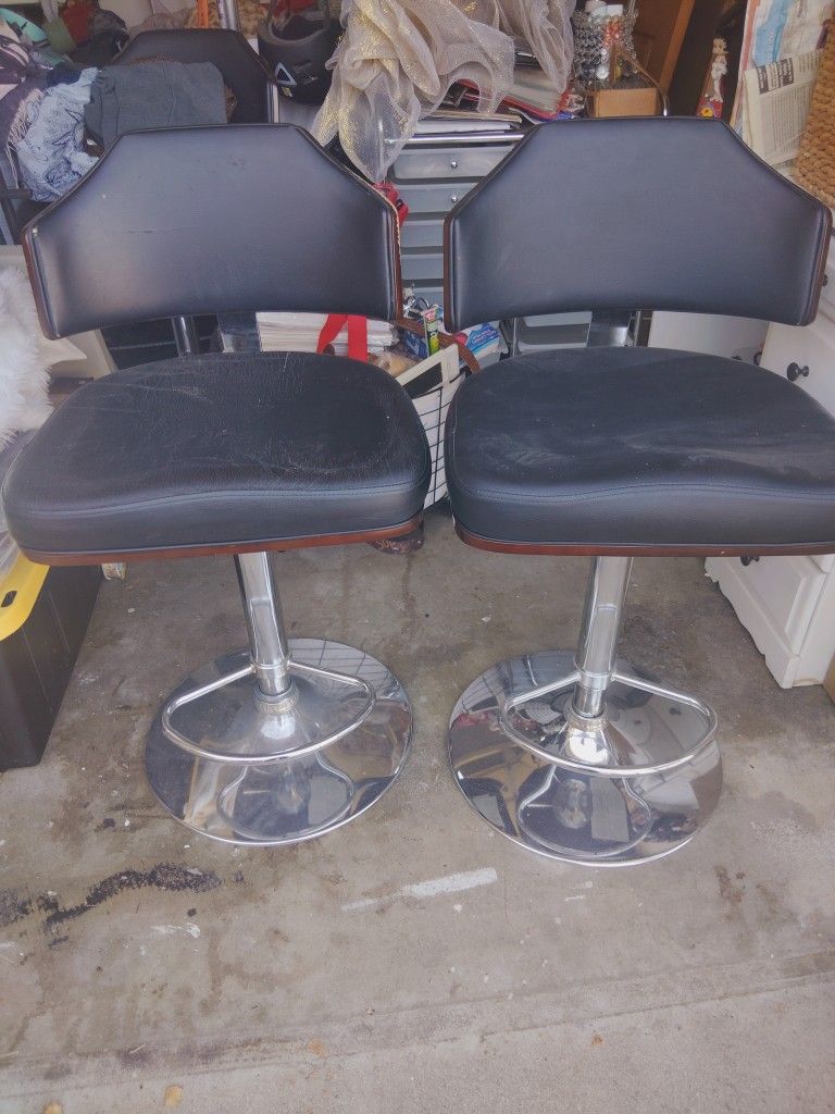 Black And Chrome Leather Bar Stools