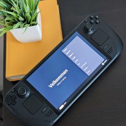 Steam Deck OLED 1TB – Like New (with Free Docking Station)