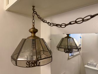 LAMP 8-sided tapered lantern pendant, hanging lamp in the traditional/Regency-revival look that was popular in the 70s