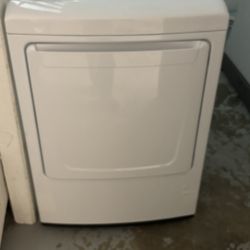 LG Electric clothes dryer