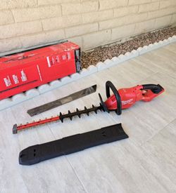 Milwaukee FUEL 18V 24in Hedge Trimmer