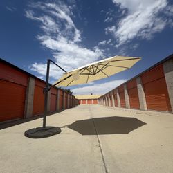 11Ft Cantilever Umbrella W Stand