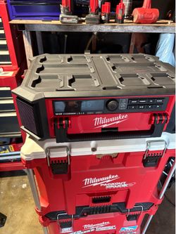 Milwaukee packout radio and cooler