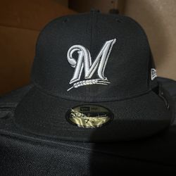 New Era Milwaukee Brewers Fitted Hat 7 3/8