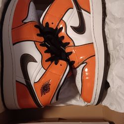 Jordan's Orange Truf Still Great Condition Youth 6
