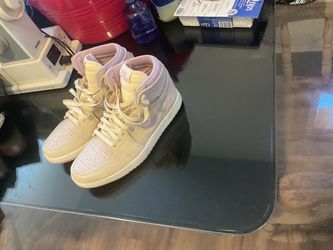 Air Jordan 1 Zoom CMFT 2 (Pale Vanilla / Violet Dust)