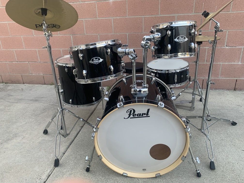 Pearl Drum Set