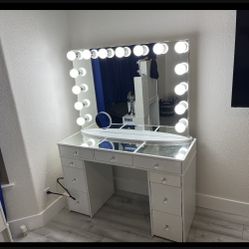 Vanity Start At 250 Round Bedroom Sets 