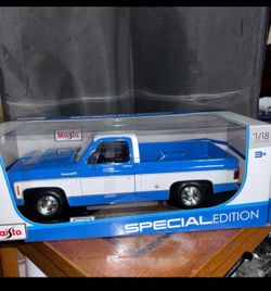 1:18 1974 Chevrolet C10 Cheyenne super