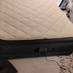 Sealy Air Mattress Queen w/ Built-in Air Pump & Headboard
Air Mattress Size: 75"LX58"WX19"H
Headboard:29"HX60"LX12"W