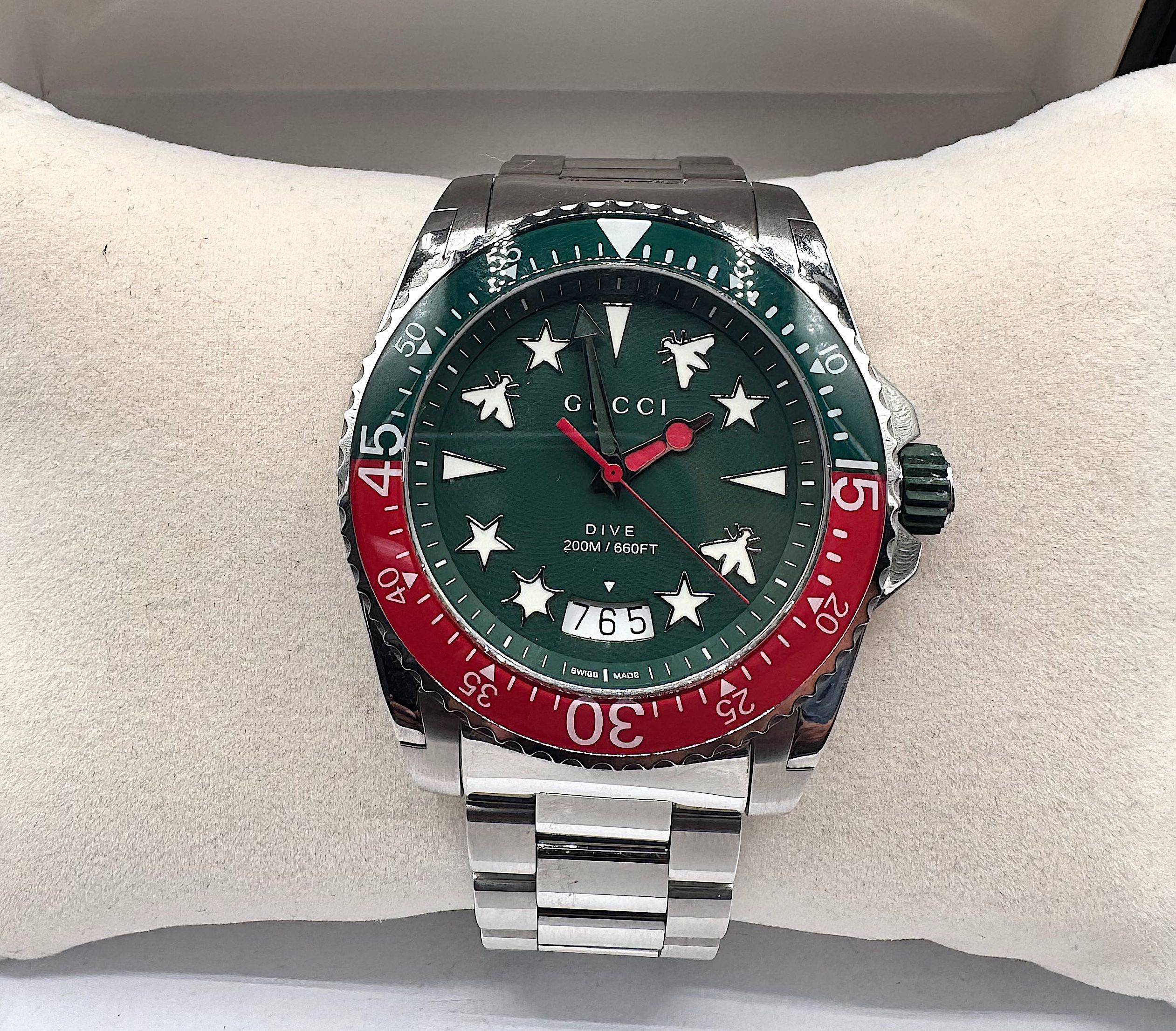 Gucci YA136222 Men's Dive Green Dial Quartz Watch