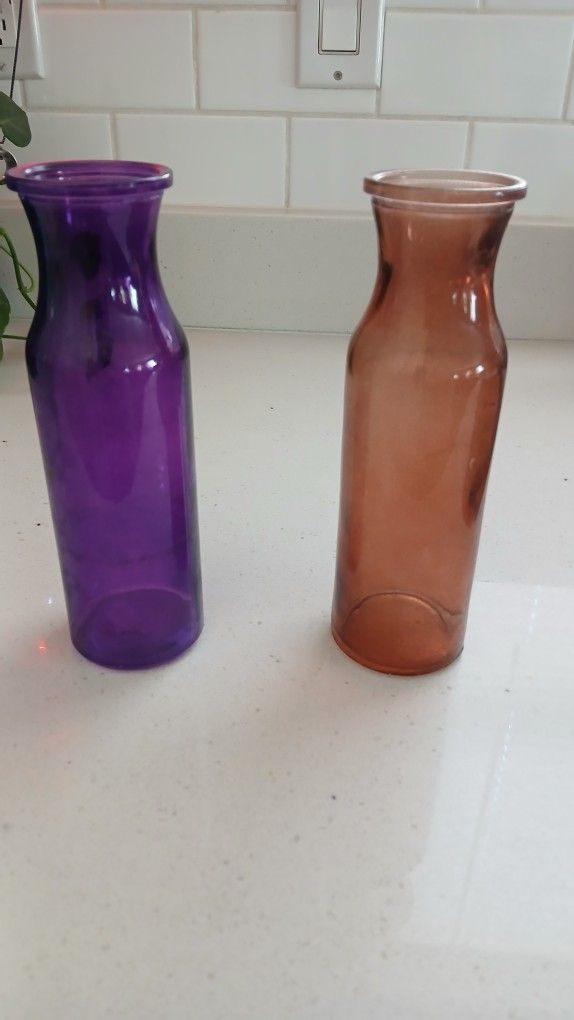 2 small vases
