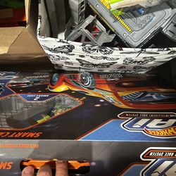 Hot wheels 10 Sets. Awesome Fun.