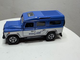 Breyer Farms Land Rover Defender Toy Car