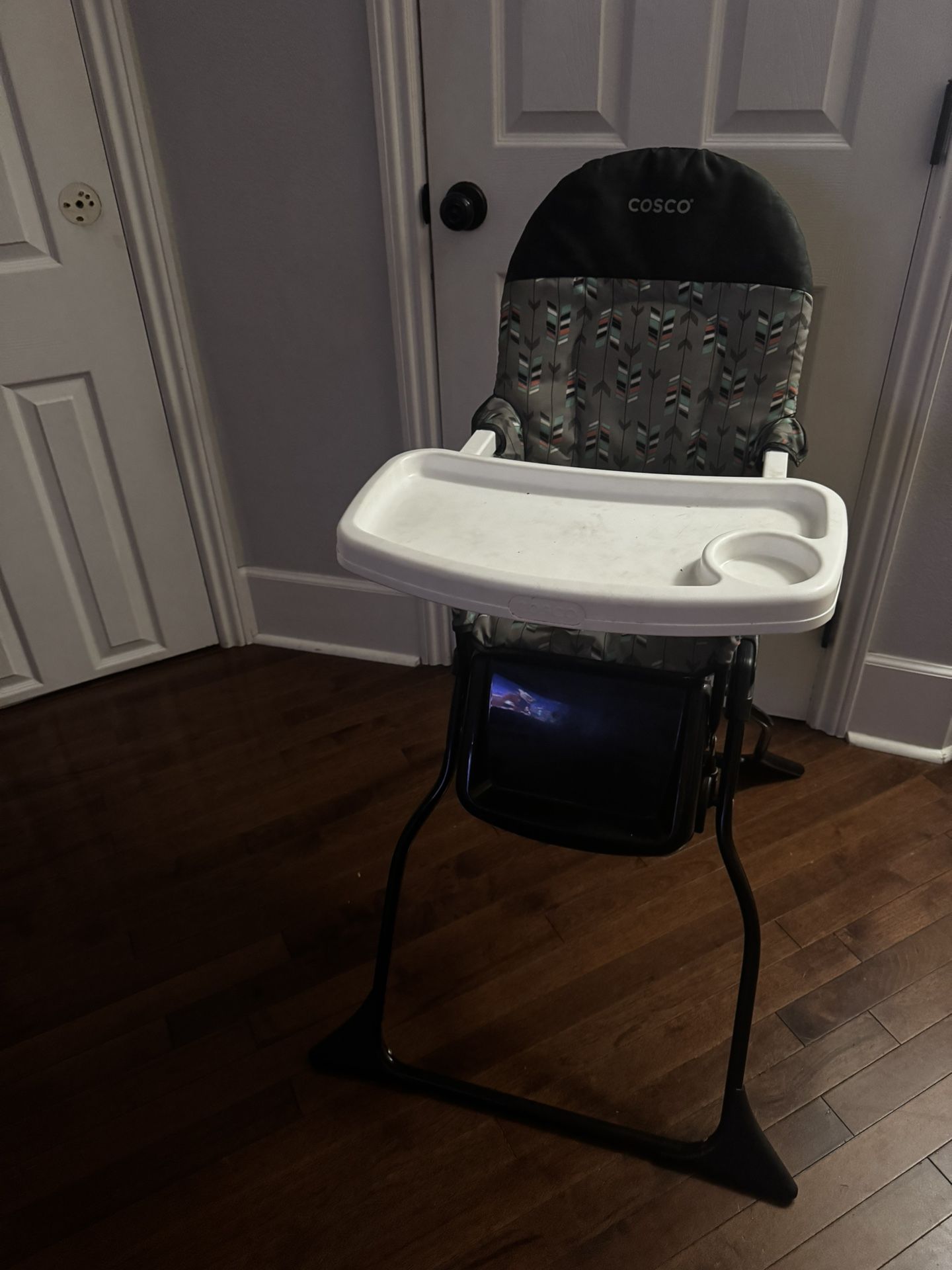 Baby High Chair – Clean & in Good Condition