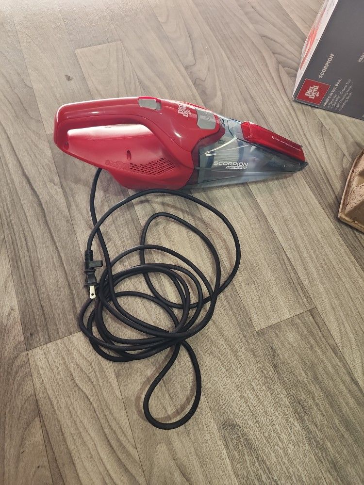 Dirt Devil Scorpion Quick Flip Corded Hand Vacuum in Red, 1 Unit - Pay Less  Super Markets