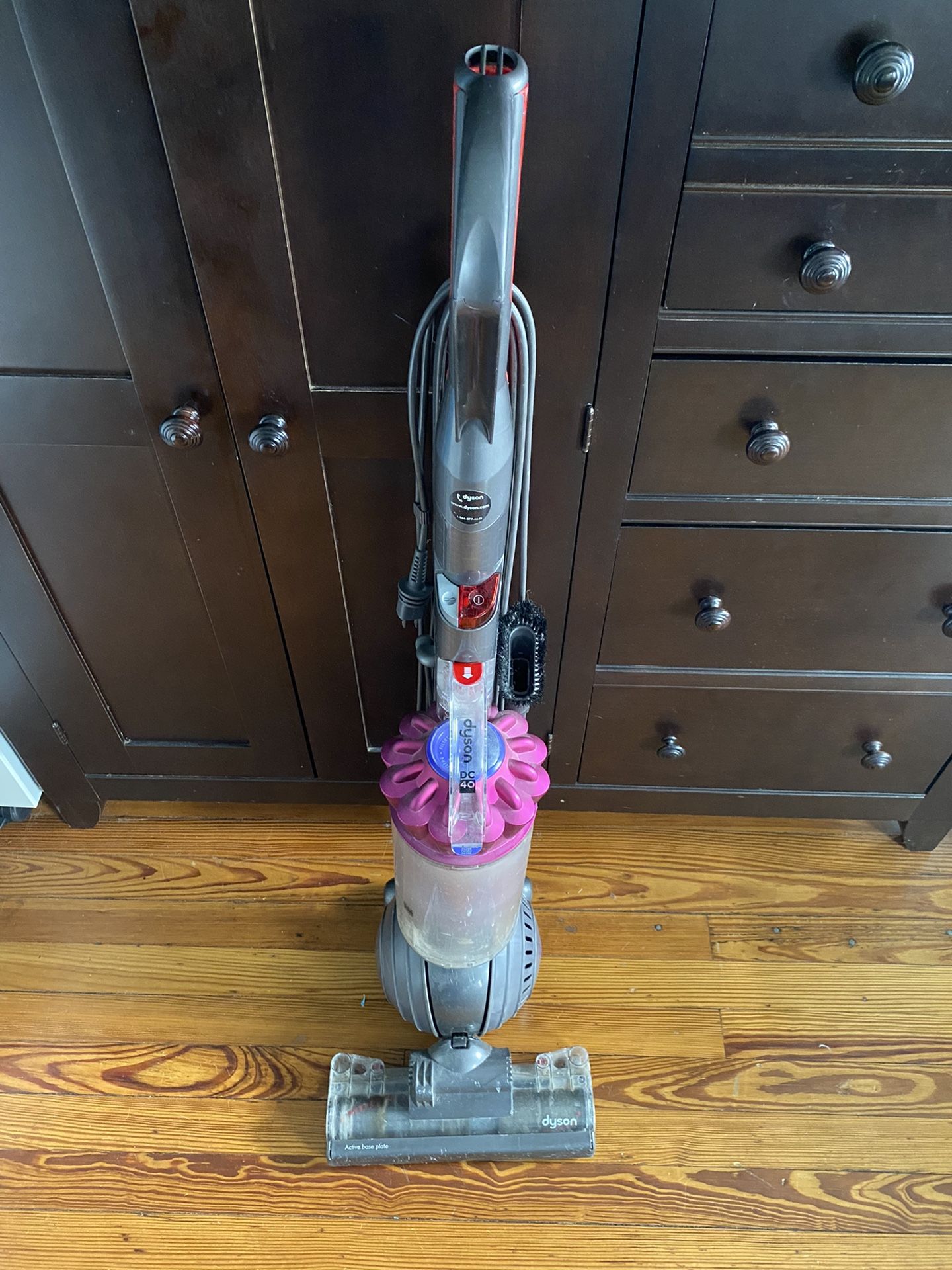 Dyson DC40 Upright Bagless Vacuum