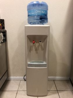 Water Cooler/Heater with 3 containers