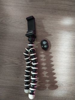 Tripod With Remote Shutter 