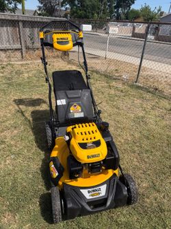 DEWALT
21 in. 196cc E-GOV Engine 3-in-1 Gas RWD Self-Propelled Lawn Mower with High Rear Wheels