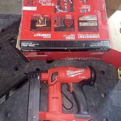 Milwaukee M18 Fuel 18ga Crown Stapler 