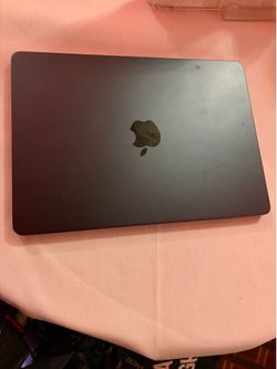 2025 Macbook Air with Damaged Screen Liquid Damage, the rest of the computer works with Hdmi