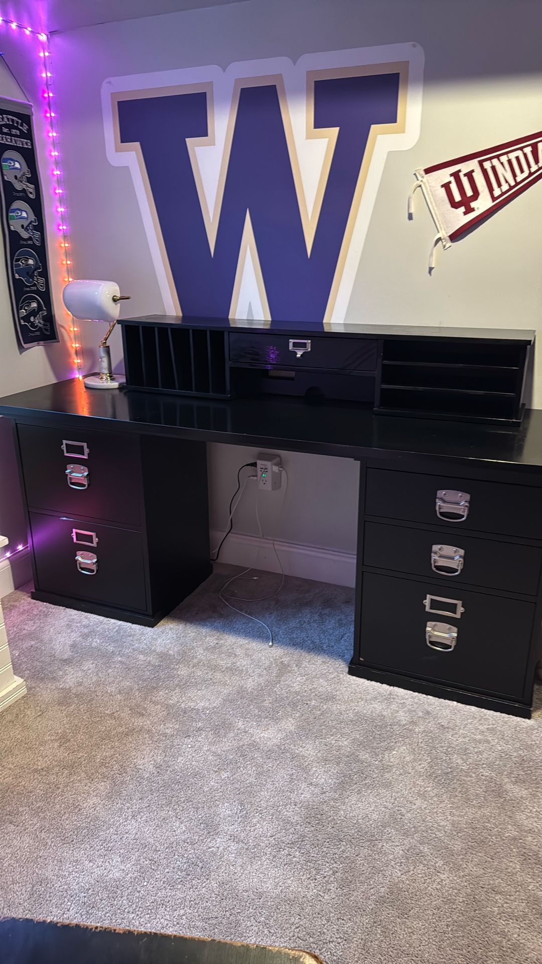 Pottery Barn Bedford Desk w/hutch