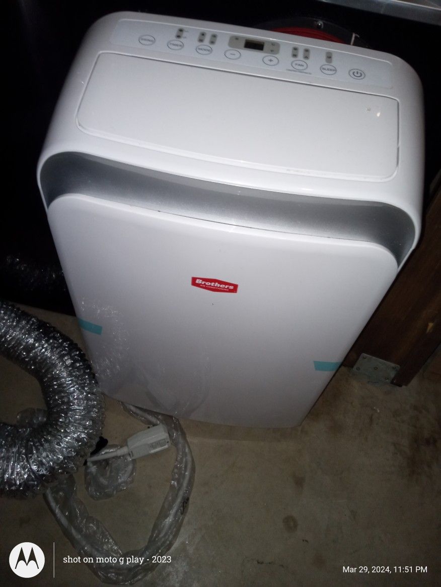 BROTHERS AC SAMSUNG WASHER AND DRY WINDOW AC