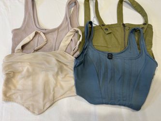 Women’s 4 top crop bundle medium