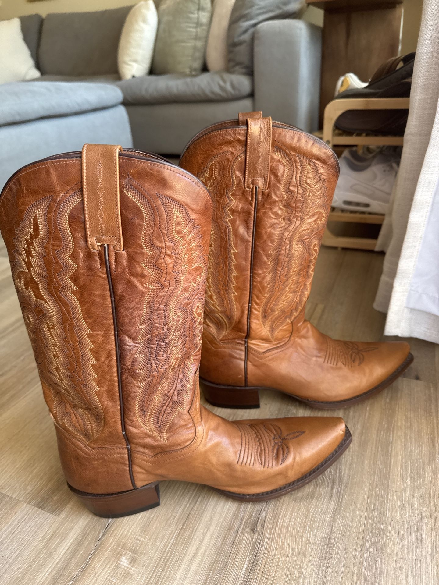 Dan Post Tan Leather Cowboy Boots – Men’s 10D – Classic Western Style, Excellent Condition