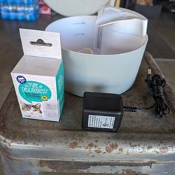 Wisker City Pet Fountain.. New!