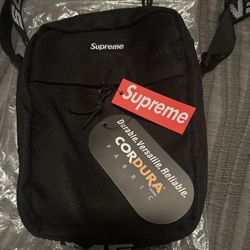 Supreme shoulder bag (SS18)