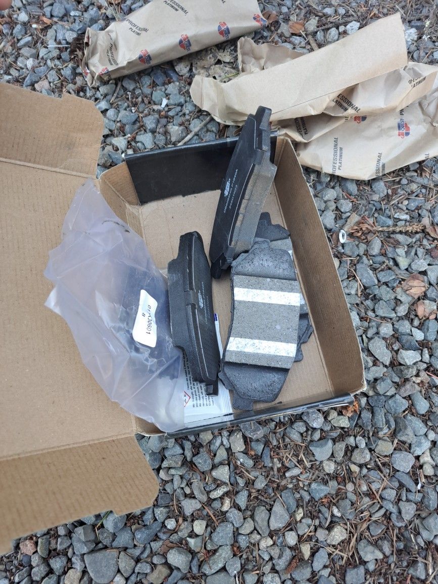 2014 Jeep Cherokee  Rear Brake Pads
