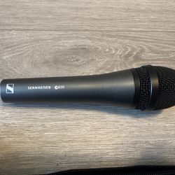 Brand New Sennheiser e 835 Cardioid Dynamic Vocal Microphone