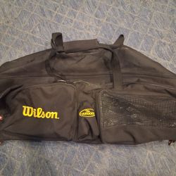 Wilson A2000 baseball player-style bat team duffle bag
