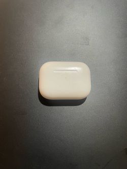 Apple AirPods Charging Case