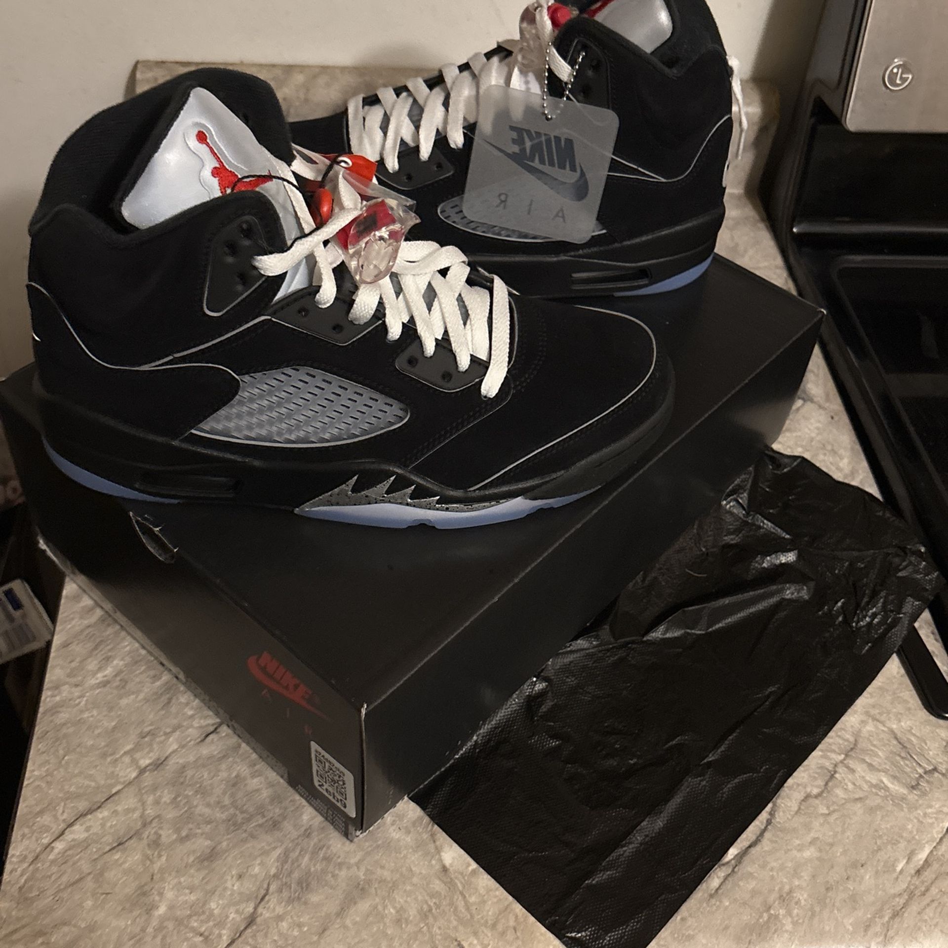 Air Jordan 5 Retro OG 'Black Metallic Reimagined