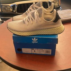 Adidas Deerupt Runner White/black  CQ2629   Men’s #9