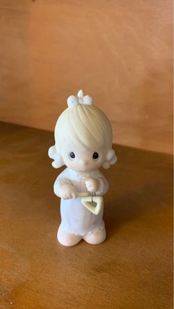 Precious Moments “There’s a Song in My Heart” Figurine