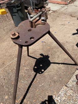 Pipe vise.