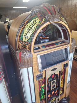 Rock-ola "Brunswick" CD Bubbler Jukebox, Like New!