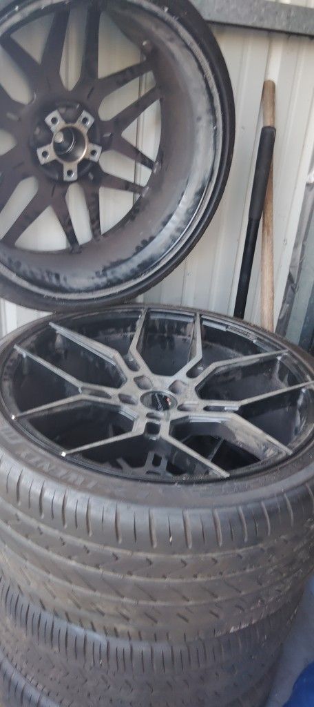 Giovana Brand New Aluminum Tire's