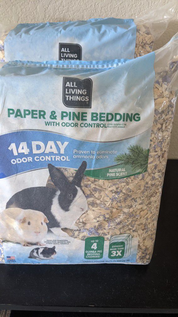 Paper And Pine Bedding For Small Pets
