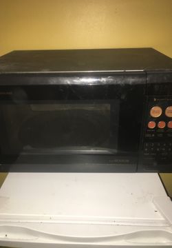Working microwave name your price !!!