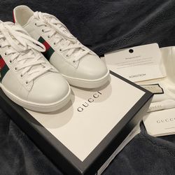 Women’s Gucci Sneakers
