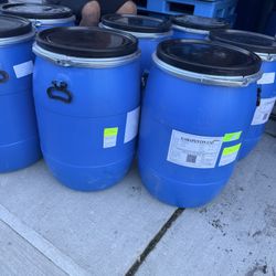 30 Gallon Plastic Barrels 