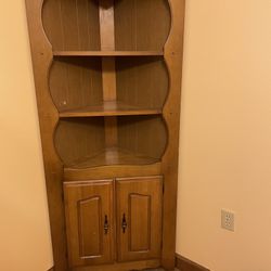 Corner Hutch 
