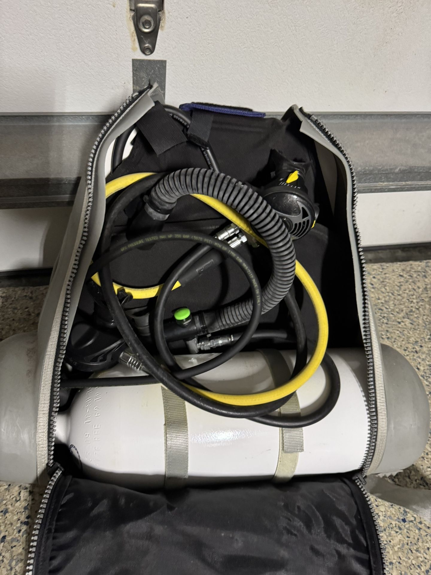 Mini B USA All In One Scuba BC Reg And Tank